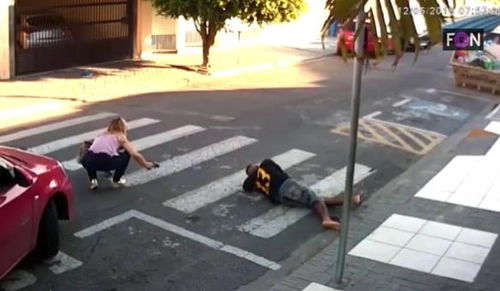 巴西一男子持枪劫持学校,却被接孩子的警察母亲一枪击倒