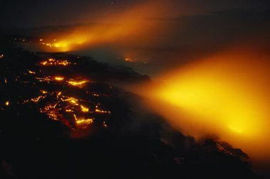 美国 国家地理 推出13大火山爆发照片 