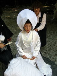 日本奇俗 新娘越美 新郎越苦图片 