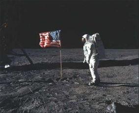 美国登月时插上的国旗,卫星拍到如今样子,再次引发猜疑