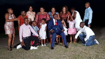 南非43岁富商拥有4个老婆,老婆们轮流侍寝,生活很幸福