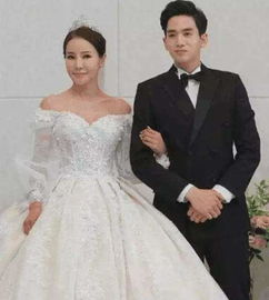 韩歌手米娜嫁给26岁男友浪漫热吻 17岁母子恋引热(内蒙古歌手米娜)