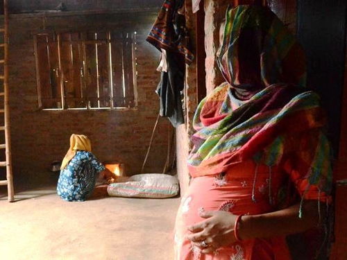 印度再爆强奸奇案,8名男子轮奸8月身孕孕妇,被斥 人类污点 