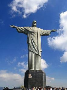 山上有一个张开手雕像的国家：里约热内卢基督像