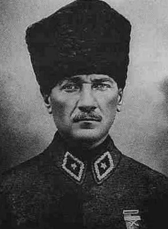 穆斯塔法凯末尔阿塔图尔克或土耳其之父出名(穆斯塔法·凯末尔收养的孩子)