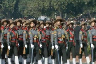 印度举行共和国日阅兵 摩托车队表演 花式开挂