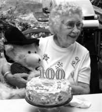 98岁老太杀害100岁室友 或成为美国史上最老凶杀案被告 