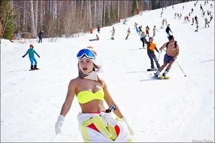 美女穿比基尼滑雪 撩起北国雪天里的一把 火