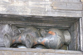 新洲三座古墓已出土83件西汉早期文物 