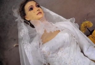 婚纱店主用女儿尸体做模特 75年面貌丝毫不变 