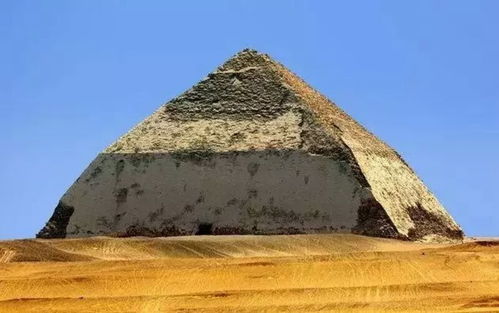 新发现 埃及发现一座距今3700年历史的金字塔