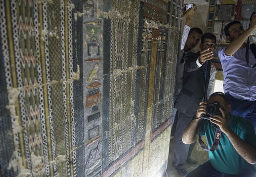 埃及塞加拉发现4300年前贵族墓葬 