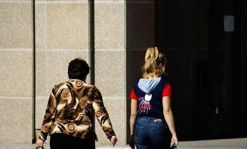 中国边境城市满洲里 大街上的俄罗斯美女遍布大街小巷 