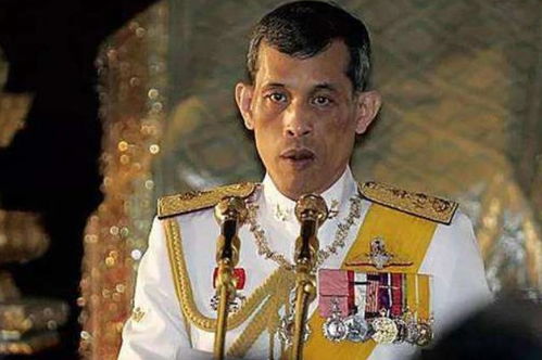 泰国王在加冕前宣布四婚 王后为护卫队副司令官