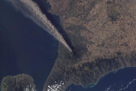 美国宇航员实拍 外太空火山喷发壮美场景 组图