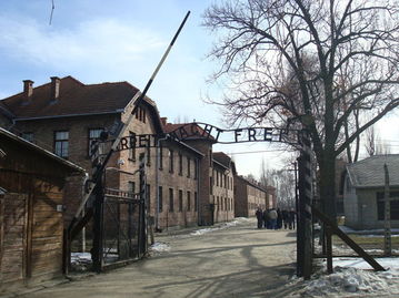 实拍奥斯维辛集中营 世界着名的 死亡工厂 