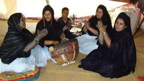 西北非沙漠地区奇怪民俗 女人离婚全家庆祝 