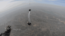 刺激 3000米高空跳伞,感受纵身一跃的快感