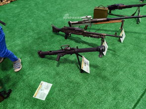 古董大卖场 俄展示在叙缴获武器惊现StG44突击步枪 