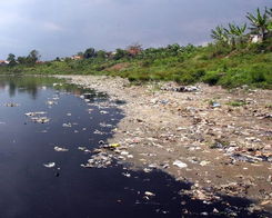 全世界最脏的河流 印尼芝塔龙河 