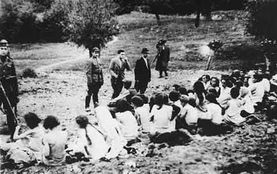 裸尸遍野 纳粹屠杀犹太女人惨况 