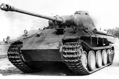 二战德国豹式和黑豹坦克有什么区别?哪个更强大?(二战德国有多少豹式)