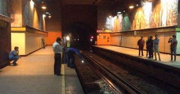 墨西哥三名醉酒大学生将同学推下地铁站台致死