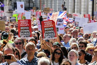 伦敦、伯明翰等30多个城市同时爆发大规模抗议示威活动(伯明翰到伦敦火车票价)