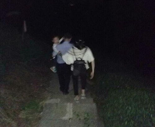 天全黑了 东北姑娘跟着杭州一家四口下山,结果迷路 幸亏他们找到了