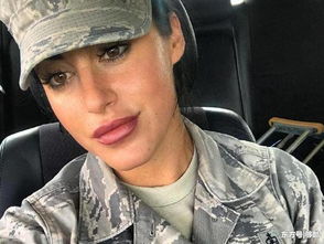 美国空军退役女兵成为网红,每年收入达50多万,表示要动脑子 