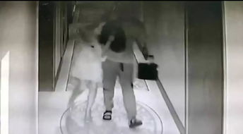女子同学聚会后惨遭性侵 警察还在宾馆发现了...