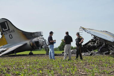 WWII bomber crashes in Chicago 