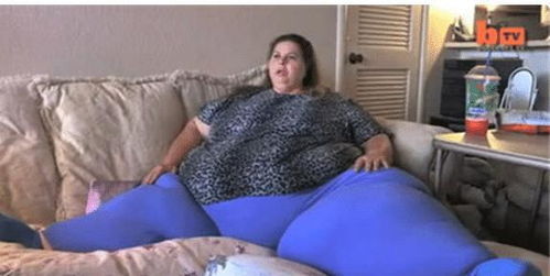 世界上最胖的女人,重达1450斤,仍在增肥(世界上最胖的女人吃东西)