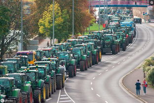 德国农民抗议政府新环境法规,千辆拖拉机挺进市区,道路水泄不通