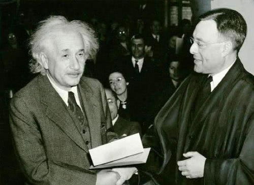 引力波已被证实,爱因斯坦的这个预言若被证实,穿越或成现实