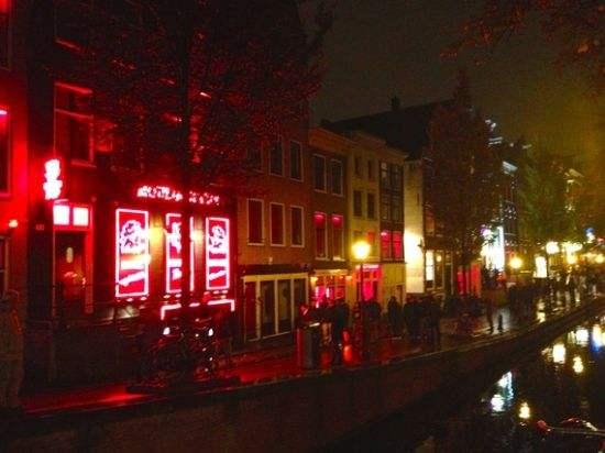 为啥荷兰的红灯区,用的都是红色的灯光呢 这点你可能想不到