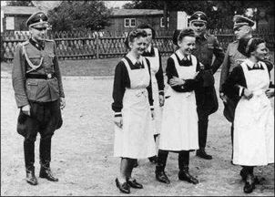 二战时期疯狂的纳粹少女们 自愿沦为玩物 
