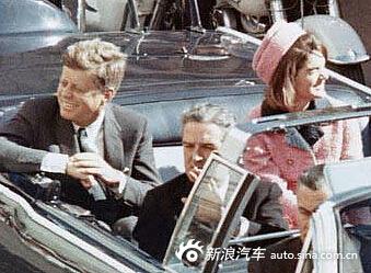肯尼迪总统车上遇刺 夫人第一反应是捡回丈夫头盖骨