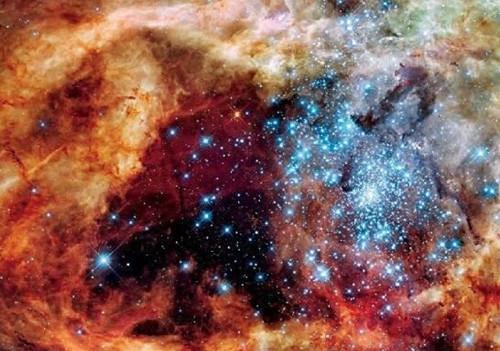 宇宙中最大的恒星有多大 直径约为44.54亿公里,比太阳亮千万倍