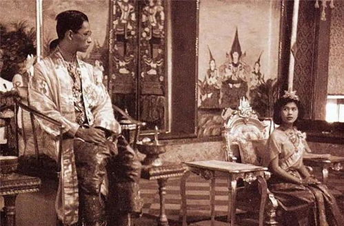 泰国最美王后诗丽吉：泰国国王普密蓬与诗丽吉的故事(泰国王后诗丽古吉)