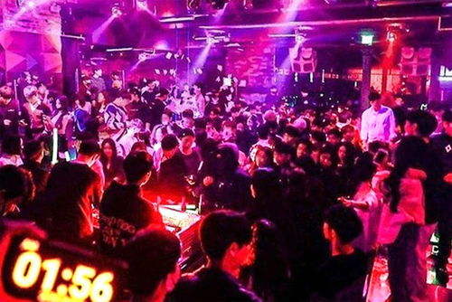 韩国夜店集体感染已致12名军人确诊 1727人被隔离