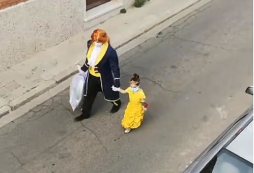 西班牙父女扔垃圾盛装打扮成整条街最靓的仔（Jaime Coronel）(西班牙父女结婚现象)