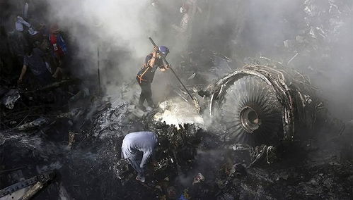 巴基斯坦坠机幸存者讲述了一个可怕的场景:瞬间失去知觉醒来被火(巴基斯坦坠机幸存者 新闻)