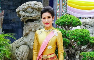泰国贵妃失宠,被国王剥夺所有头衔,王室网站曾发布两人亲密照