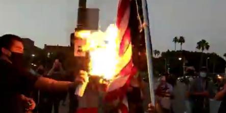 打砸警局 焚烧国旗 美国暴力抗议升级