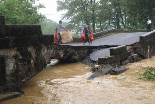 广西发布橙色洪水预警 持续强降雨导致32万多人受灾(广西发布洪水预警)