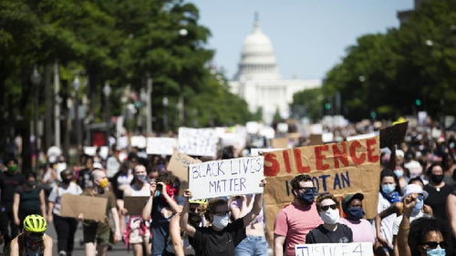 美警察暴力执法引发的抗议活动持续升级 