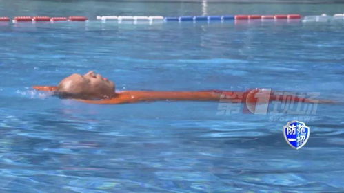 监控视频令人震惊心碎 6岁男童上游泳课溺亡,挣扎10分钟无人发现