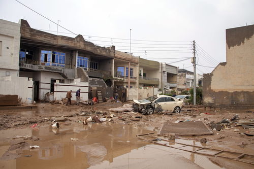 伊拉克北部遭暴雨洪水侵袭