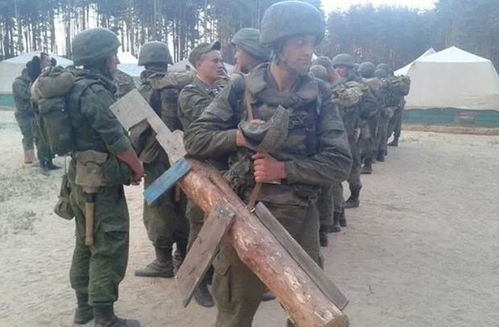 在俄罗斯军队抽烟怎么罚 3米长的香烟,扛着使劲抽
